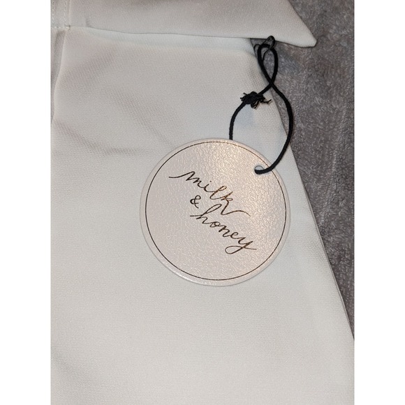 Milk & Honey White Blazer‎ and Shorts Set Chic Belted High Waist Medium NWT - Picture 6 of 12